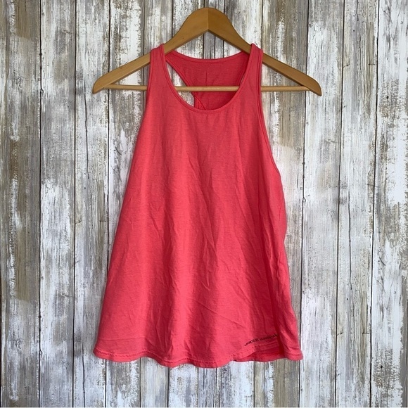 Under Armour Tops - Under Armor Pink Back Keyhole Tank